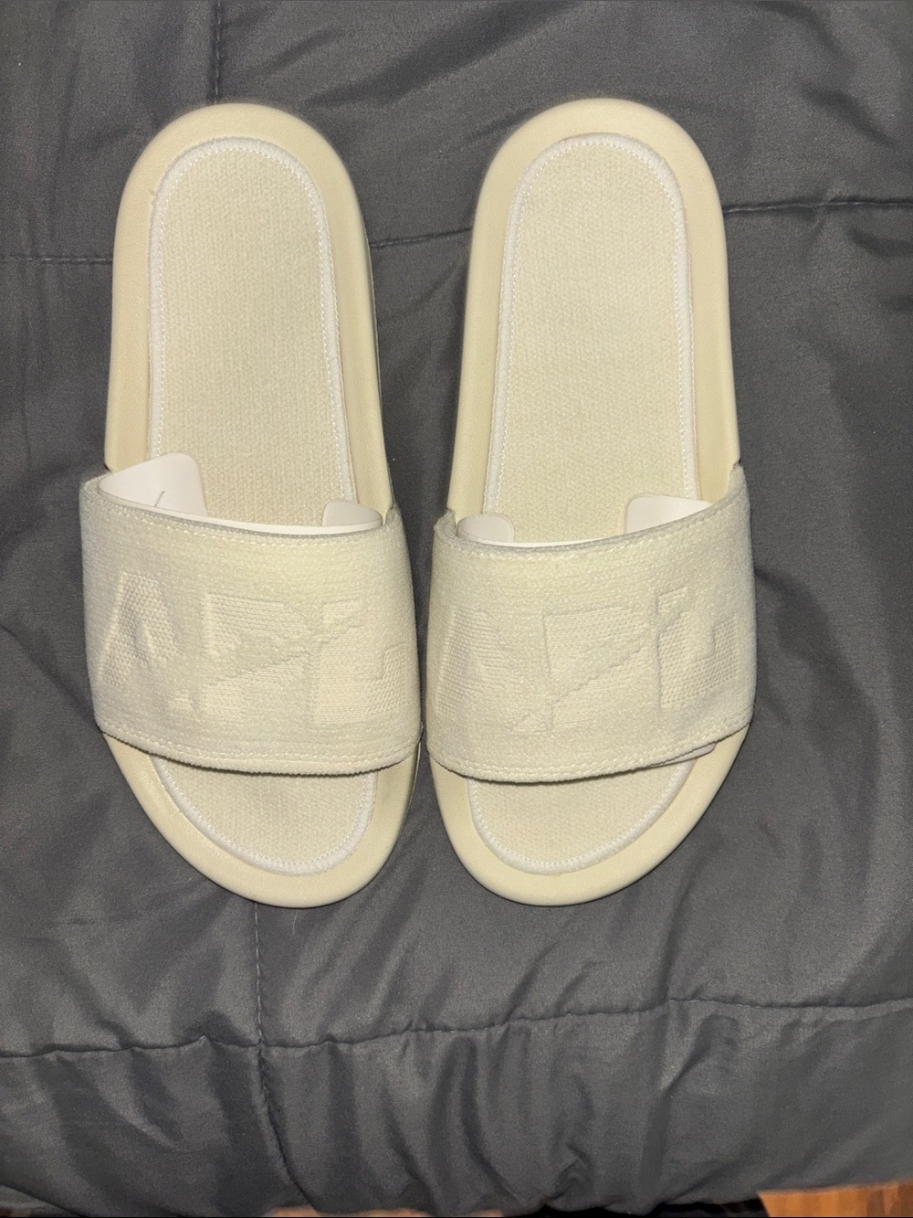 APL Women's Techloom Velvet Slide - Pristine